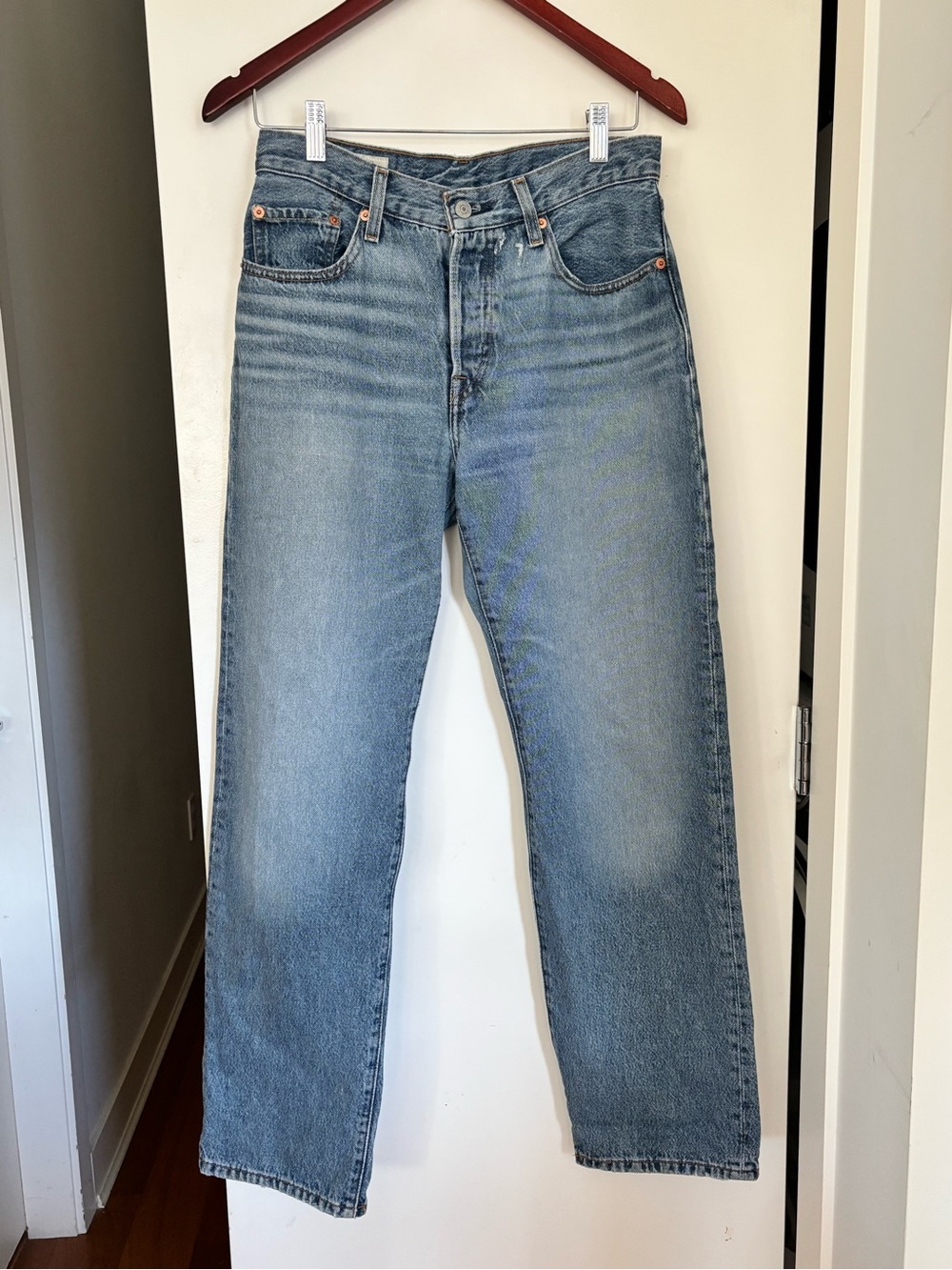 Levi's Premium Straight Leg Button Fly Jeans Light Wash W26 L30